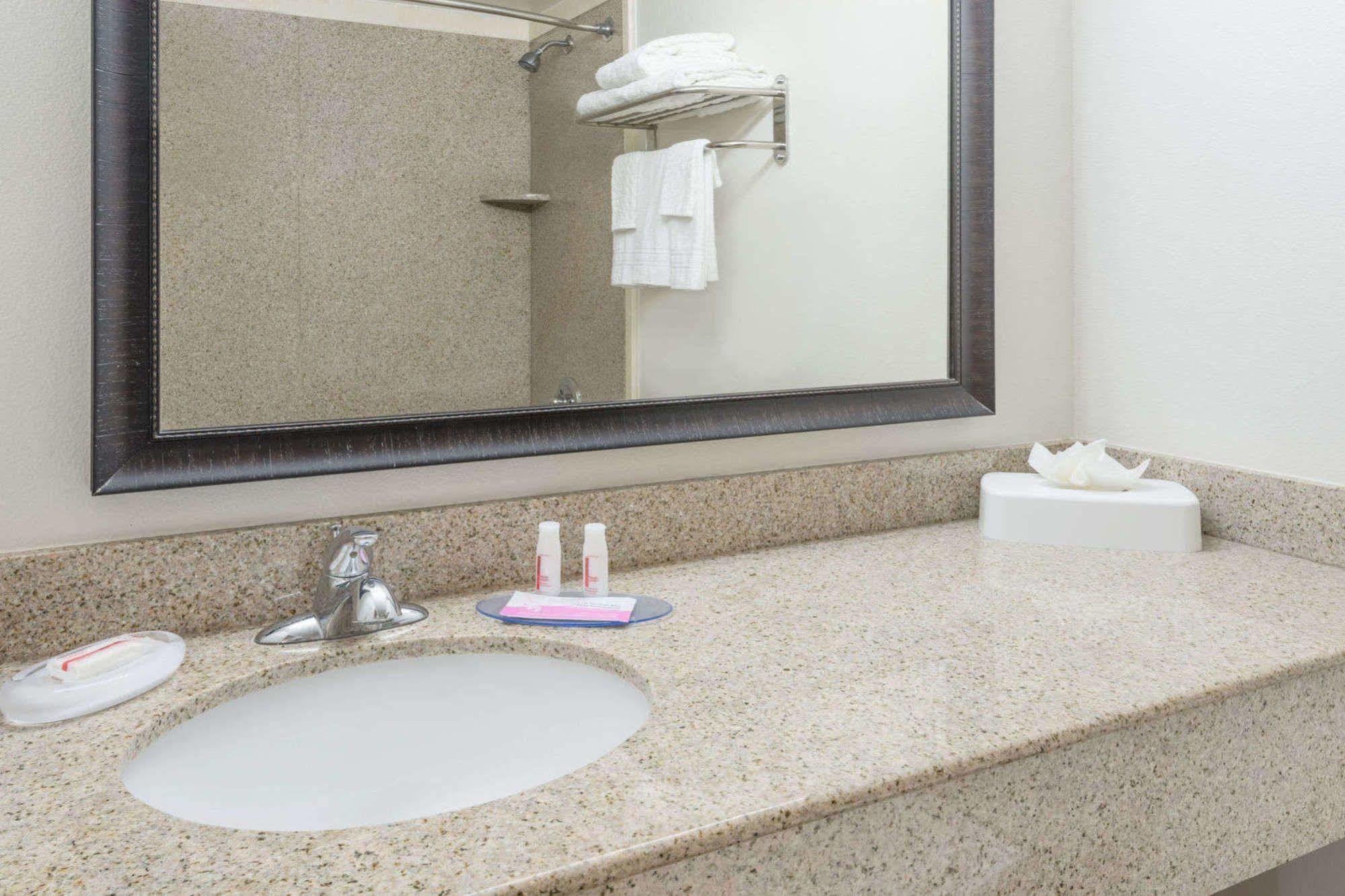 Holiday Inn Express & Suites Lubbock West By Ihg Eksteriør bilde